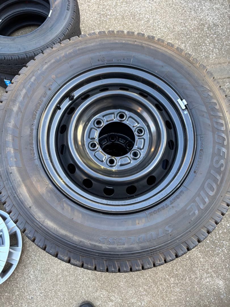 ハイエース純正スチール付195/80R15 ブリヂストン ブリザック VL1