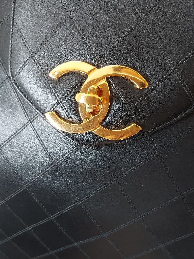 CHANEL ブラック レザー バッグ