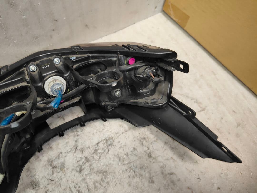 4型前期後期 シグナスX 純正テールランプ アンダーカバー付き