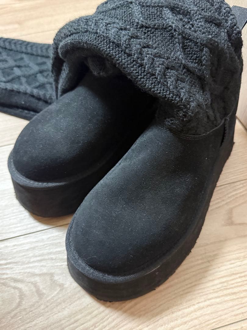 UGG 厚底ニットブーツ