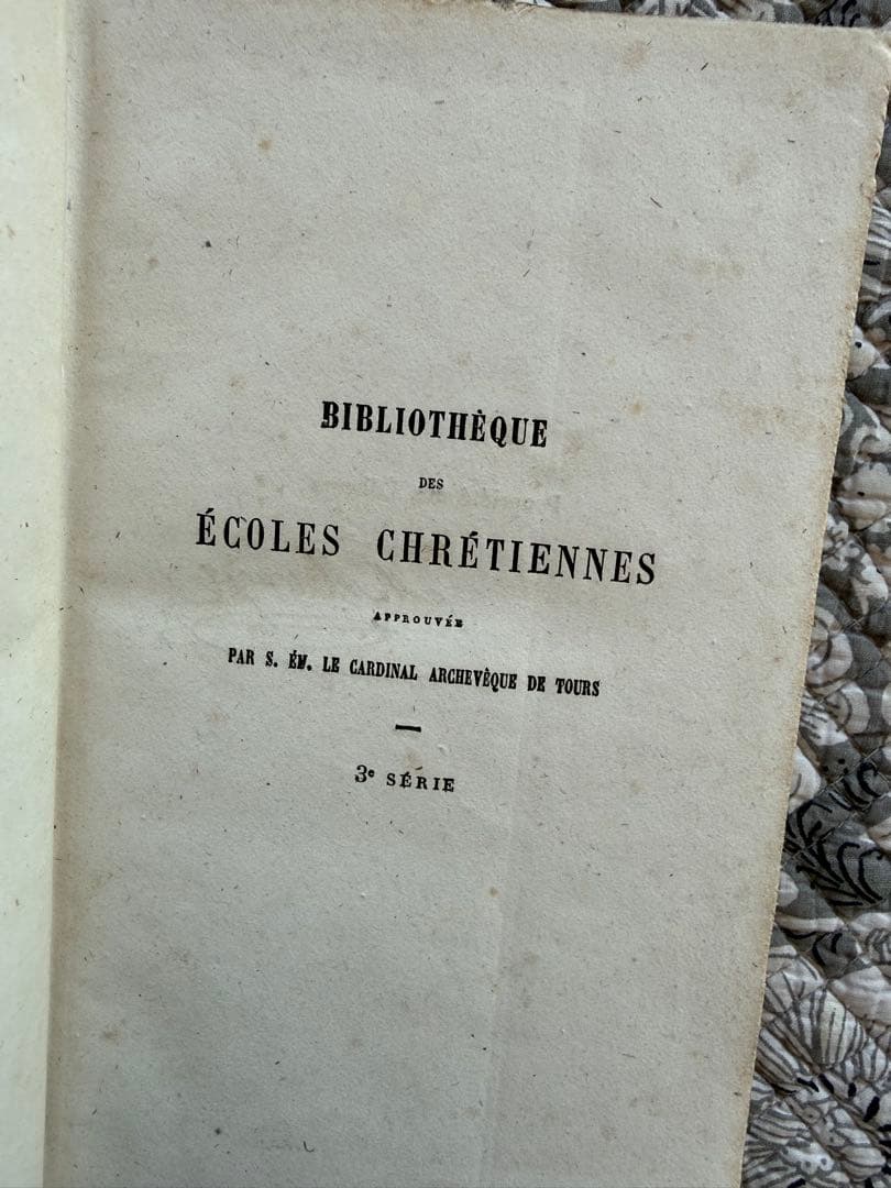フランスアンティークロマンティック本ピンクとゴールドの箔押し古書
