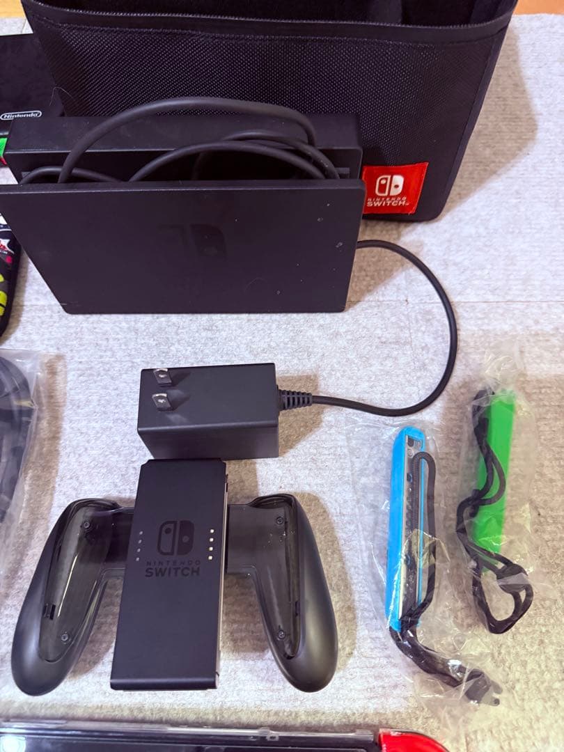 Nintendo Switch 本体　HORI丸ごと収納ケースなどおまけ多数