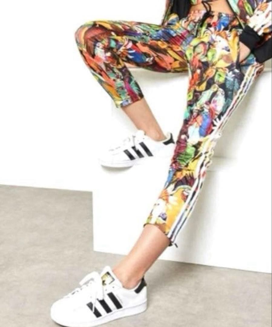 美品　希少adidas アディダス　トラックパンツ　オウム　総柄　 Mジャージ