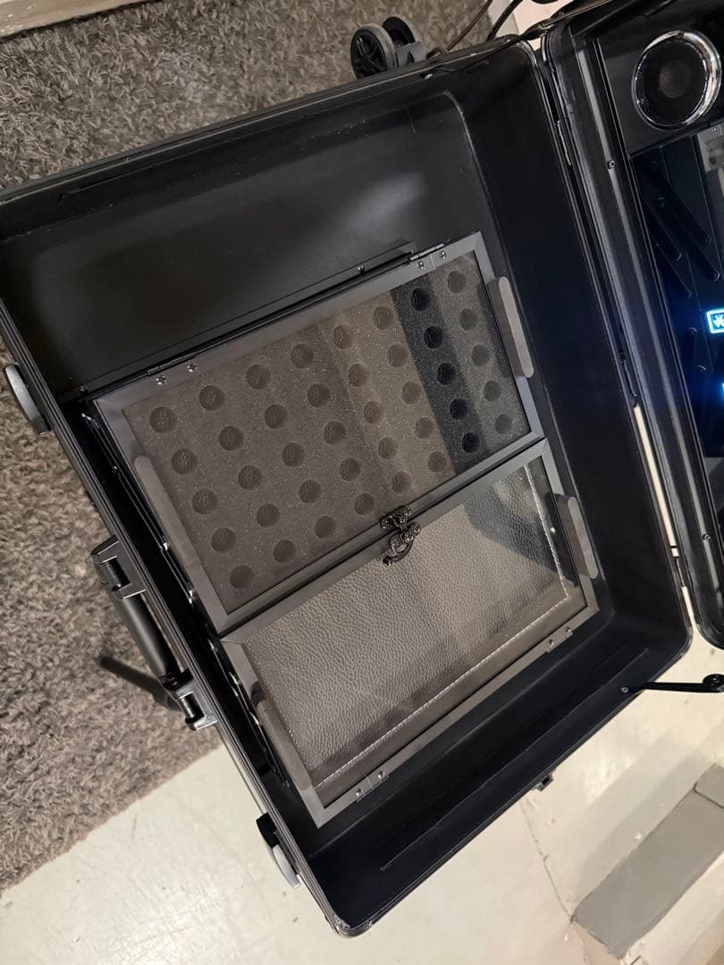 プロ用メイクボックス　ドレッサー　スーツケース　スピーカー付