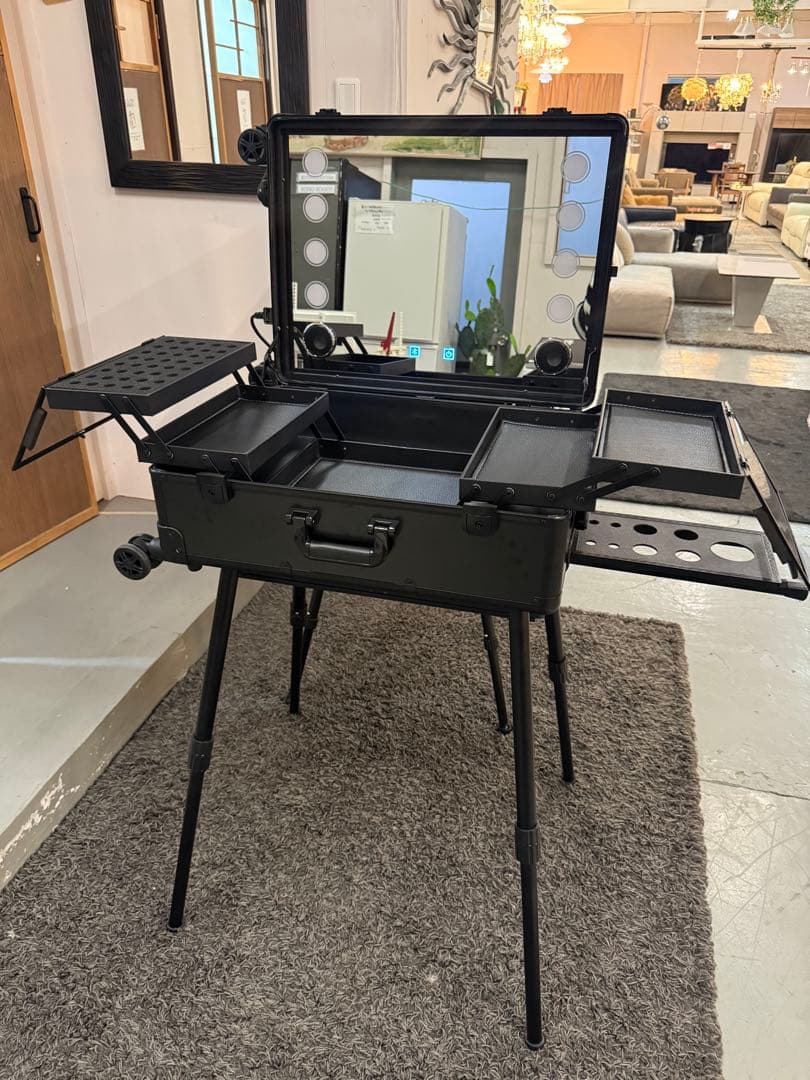 プロ用メイクボックス　ドレッサー　スーツケース　スピーカー付