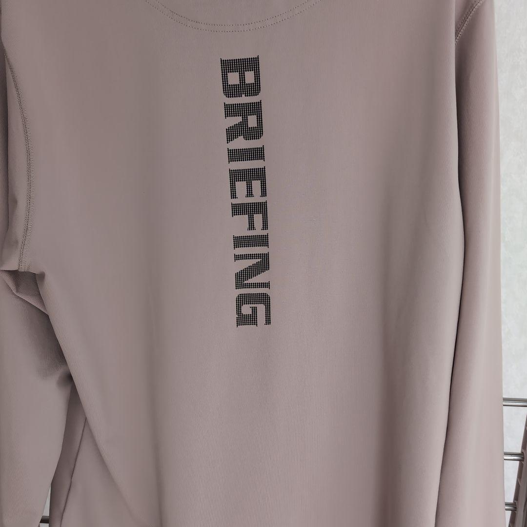 BRIEFING ブリーフィング　ベージュのモックネック