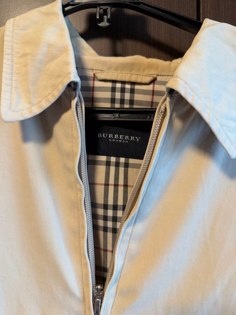 BURBERRY ベージュ ジップアップジャケット