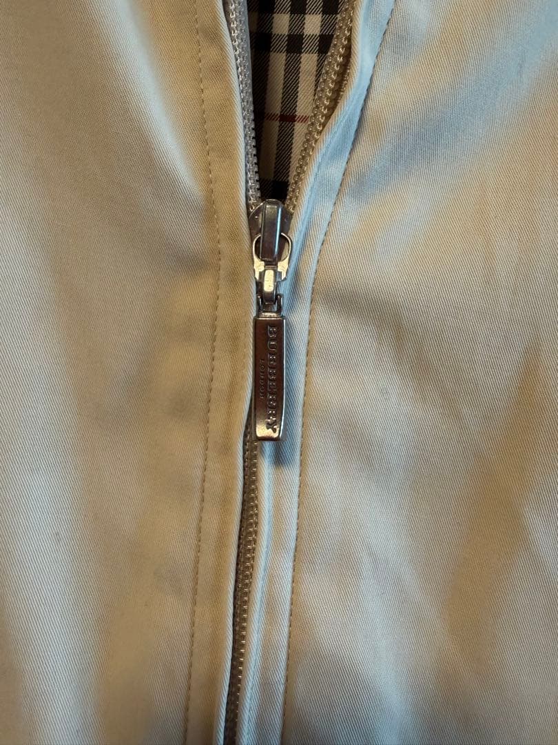 BURBERRY ベージュ ジップアップジャケット