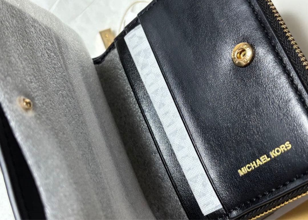 新品 BRYANT ビルフォールド ジップアラウンド ウォレット スモール
