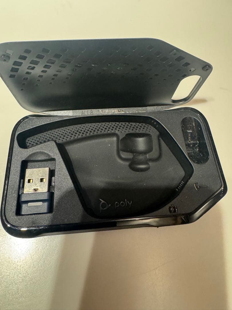 イヤホン Plantronics Voyager 5200
