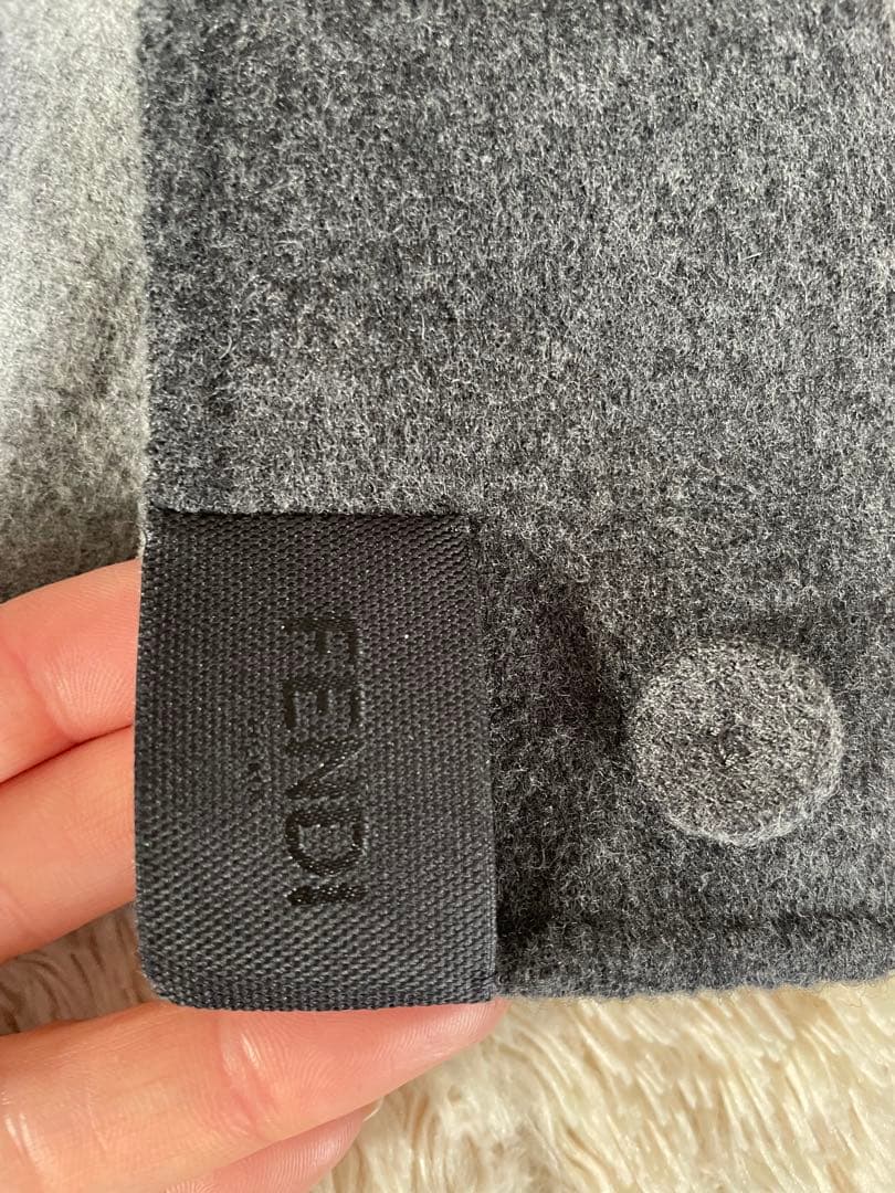ニモ　最終値下げ！ FENDI カシミア　リバーシブルコート