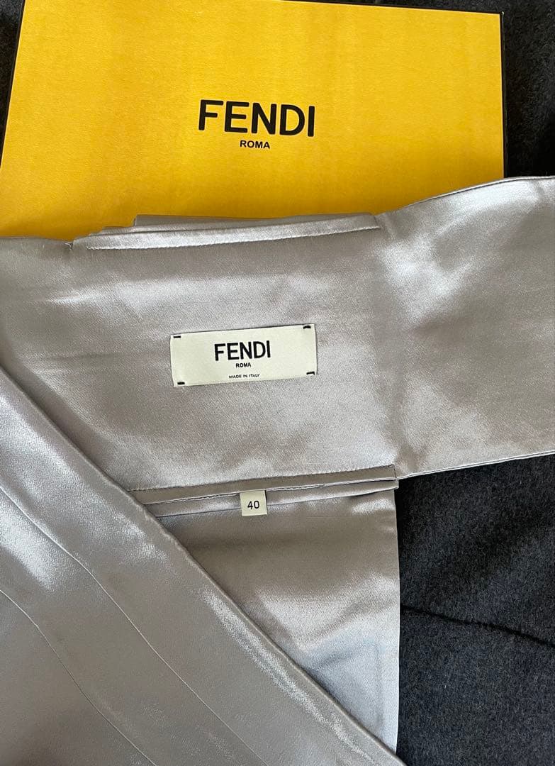 ニモ　最終値下げ！ FENDI カシミア　リバーシブルコート