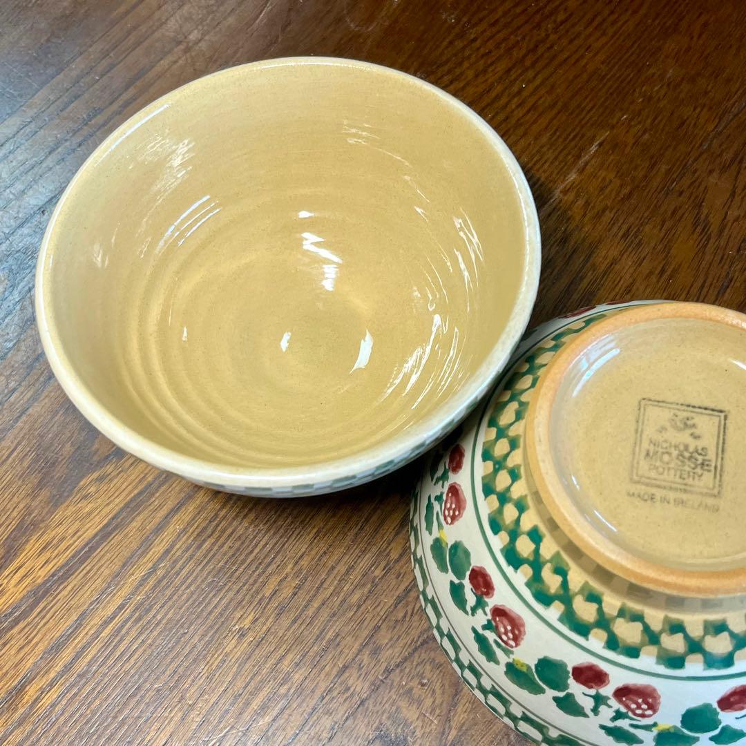 アイルランド　ニコラスモス　イチゴ柄　手書き　ボウル２客ペア　未使用品