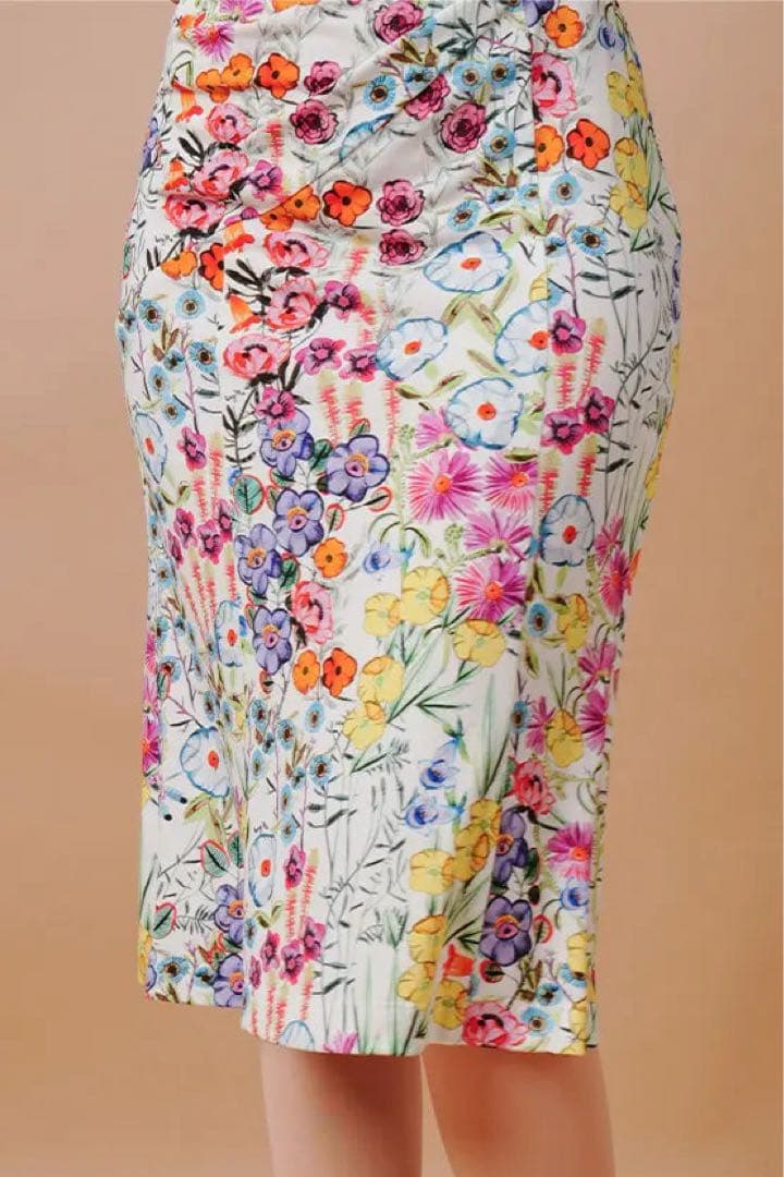 美品 kayme ケイミー 現行品 ストレッチジャージーギャザーワンピース 花柄
