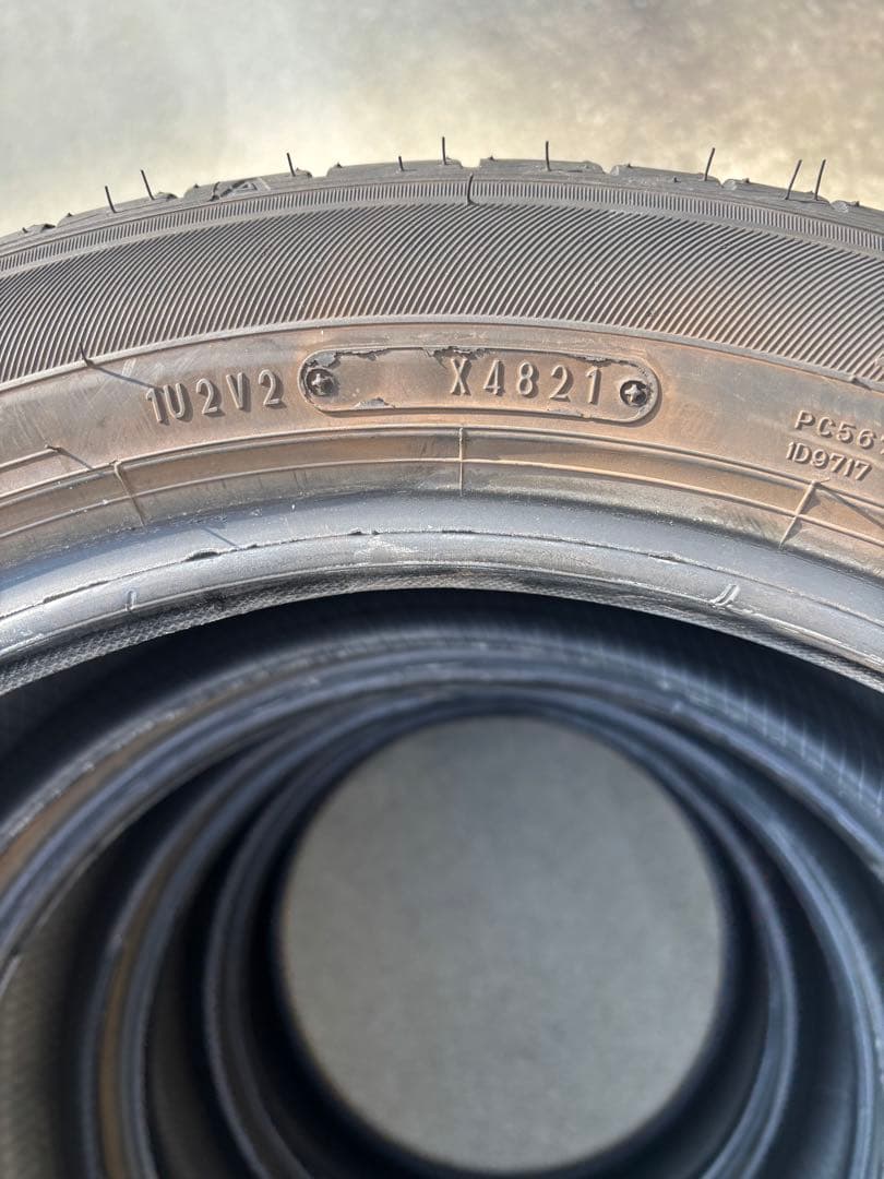 ①215/50R18 ダンロップ　EC300+ ４本のうち２本
