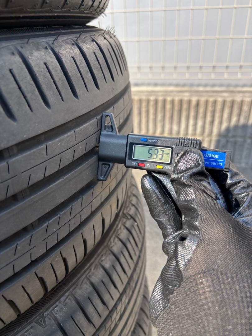 ①215/50R18 ダンロップ　EC300+ ４本のうち２本