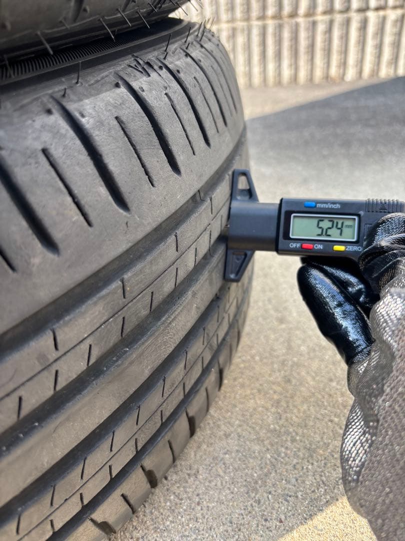 ①215/50R18 ダンロップ　EC300+ ４本のうち２本