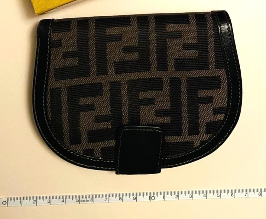 FENDI フェンディ 二つ折り 財布 ズッカ ブラウン