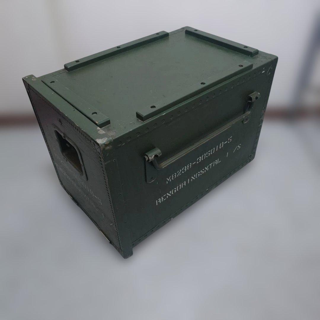 M8238-305010-5 スウェーデン軍ミリタリーボックス