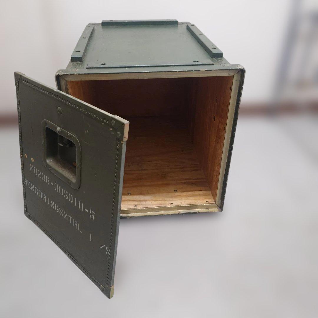 M8238-305010-5 スウェーデン軍ミリタリーボックス