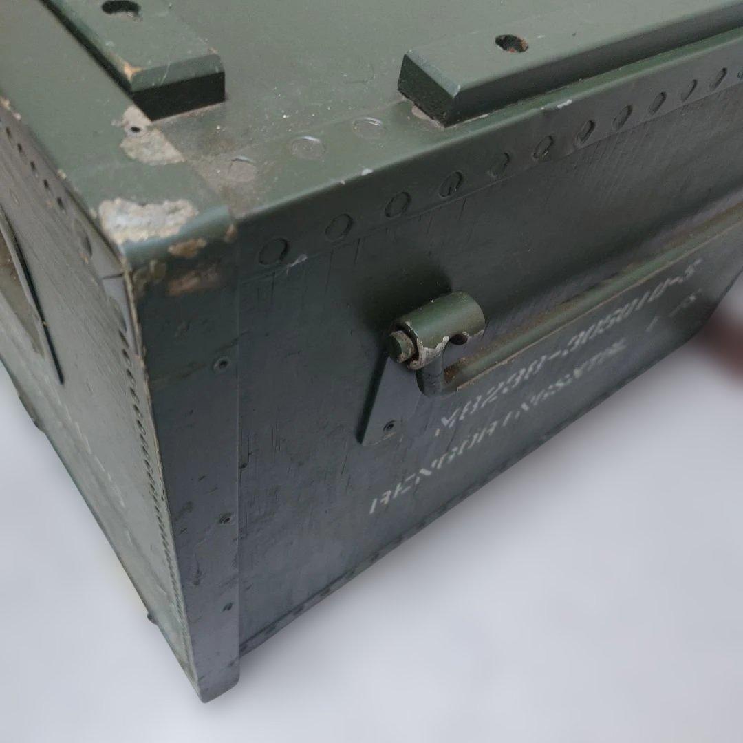 M8238-305010-5 スウェーデン軍ミリタリーボックス