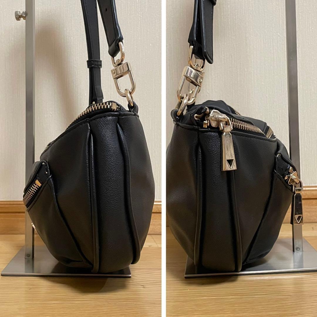 ゲス ベルトバッグ レザー ブラック ゴールド金具 ウエストポーチ