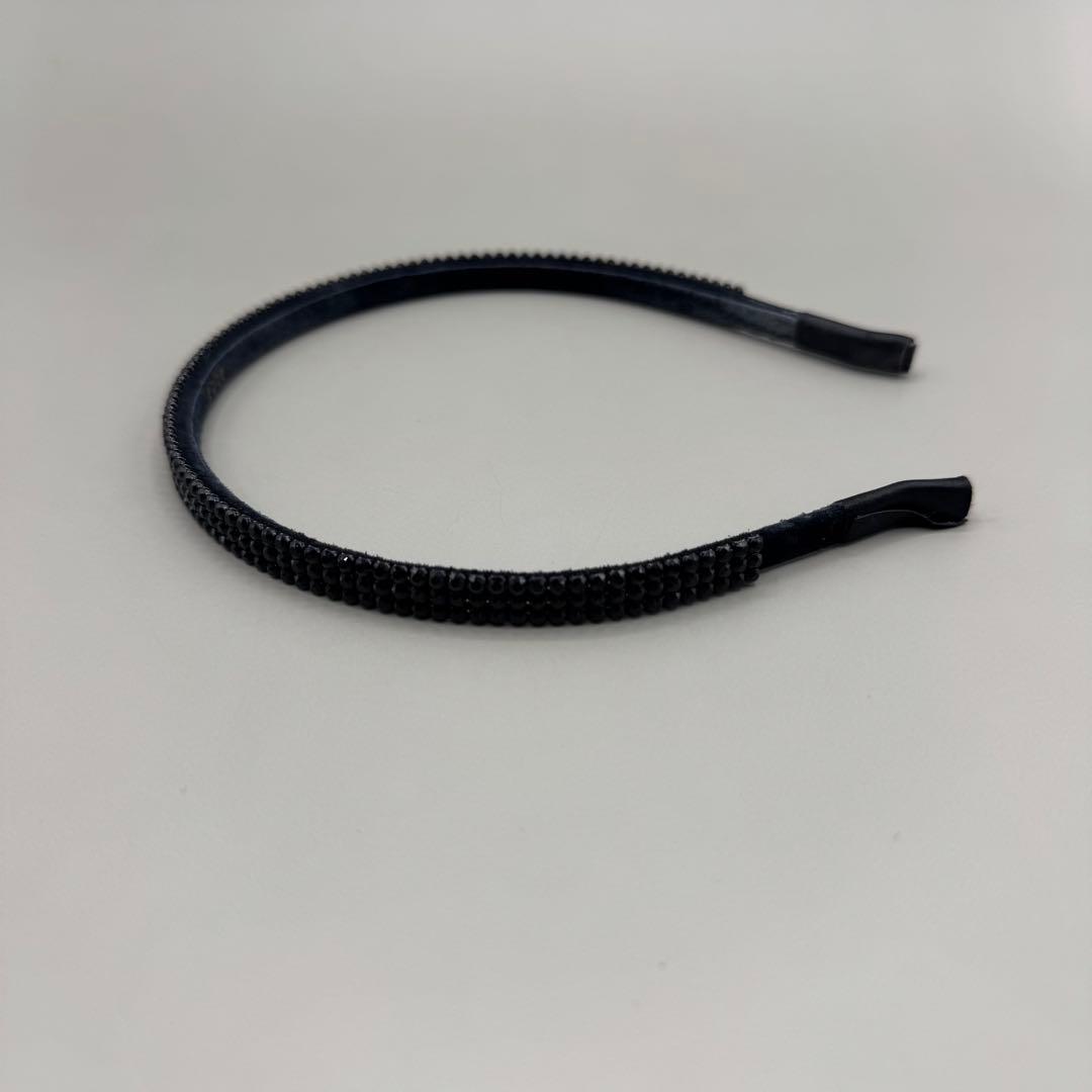 美品　アッカ　カチューシャ　3連　スワロフスキー　黒