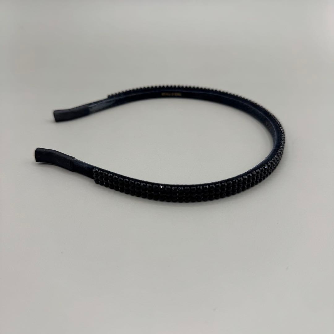 美品　アッカ　カチューシャ　3連　スワロフスキー　黒