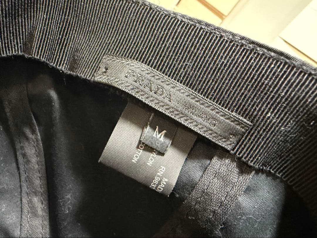 PRADA ナイロンキャップ