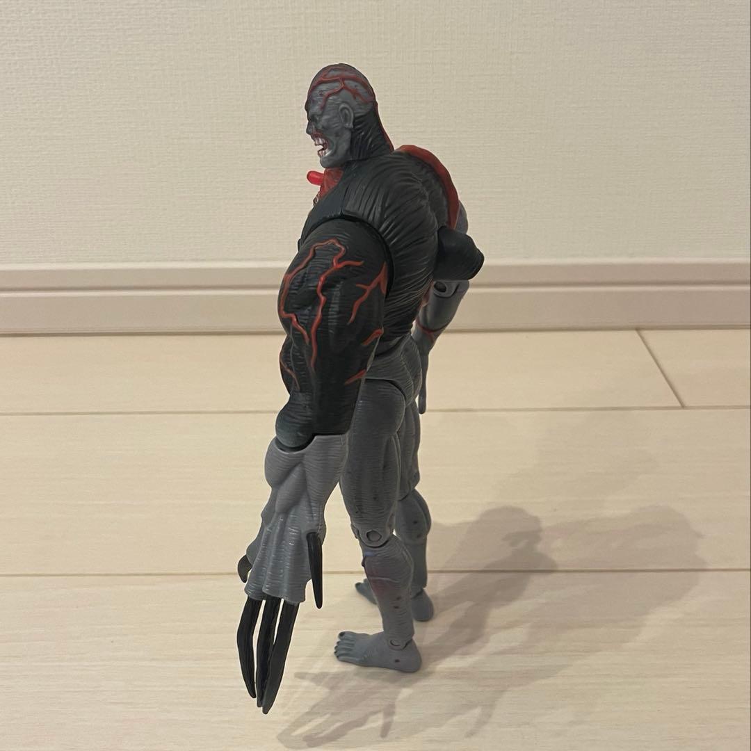 バイオハザード タイラント クリーチャー アクション フィギュア