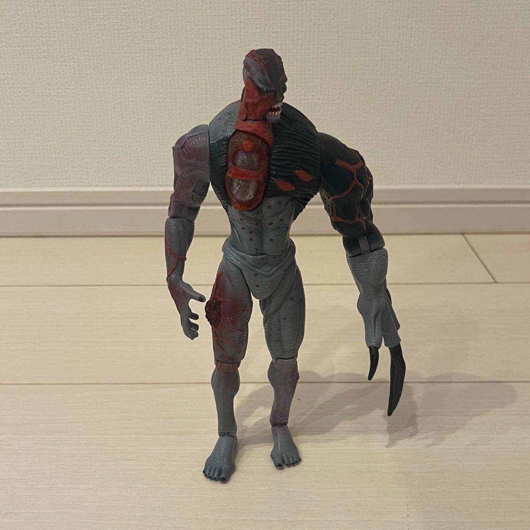 バイオハザード タイラント クリーチャー アクション フィギュア
