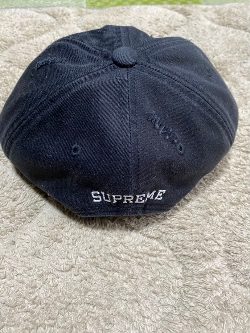 Supreme Distressed Script 6-Panel キャップ
