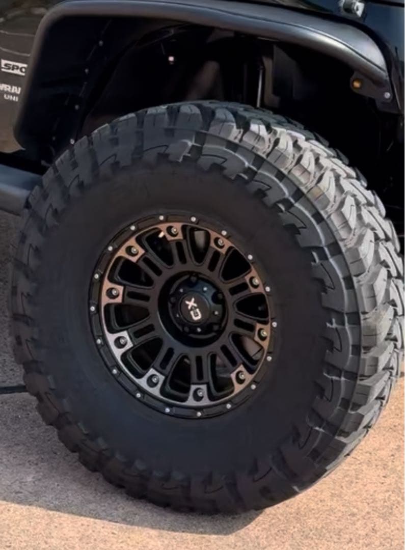 ラングラー　37×13.5R17 ホイールタイヤ