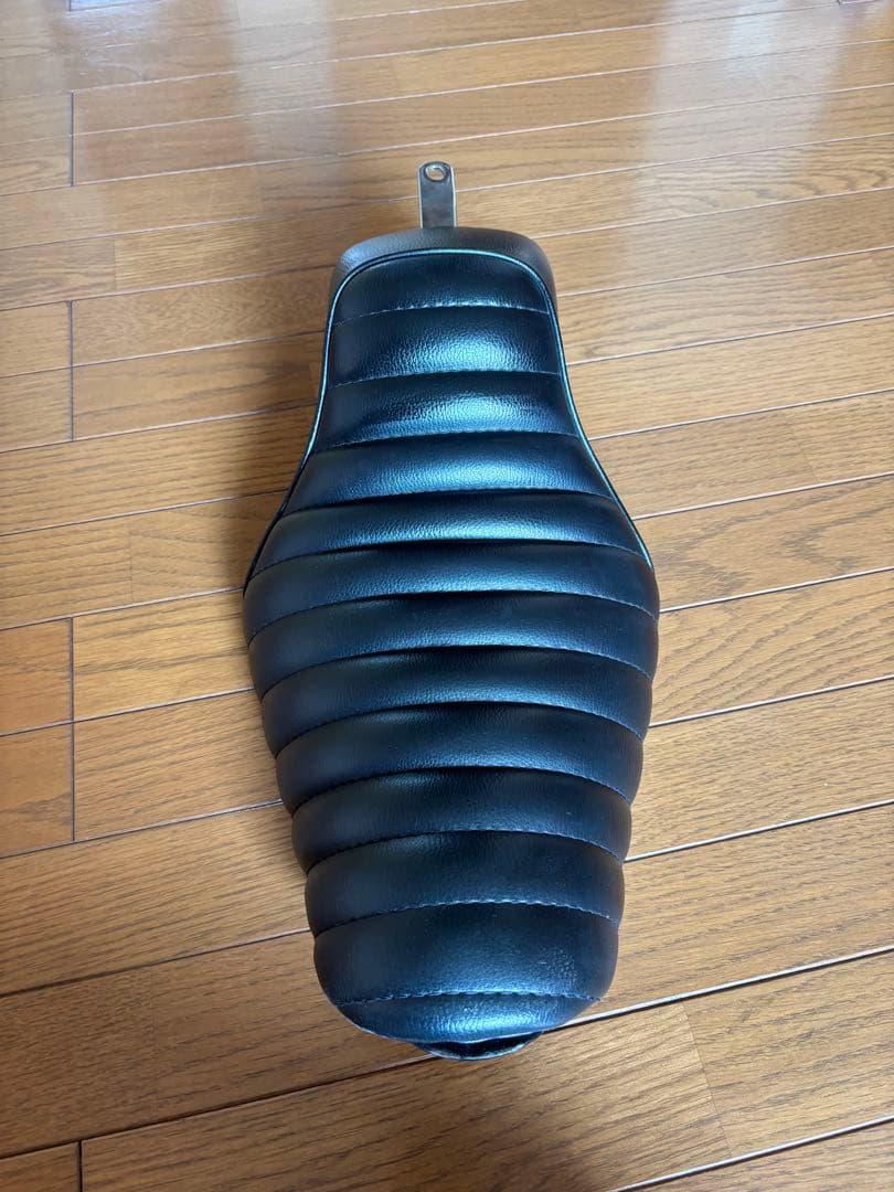 ハーレー 883n用カスタムシート