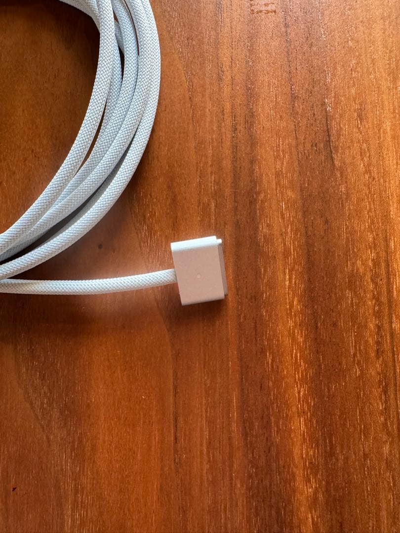 Apple 140W USB-C 電源アダプタ + MagSafe 3ケーブル