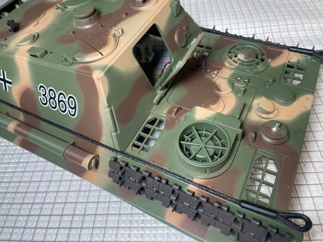 新品同様！Pro 2ヘンロン1/16 【 JAGDPANTHER 】上部&パーツ