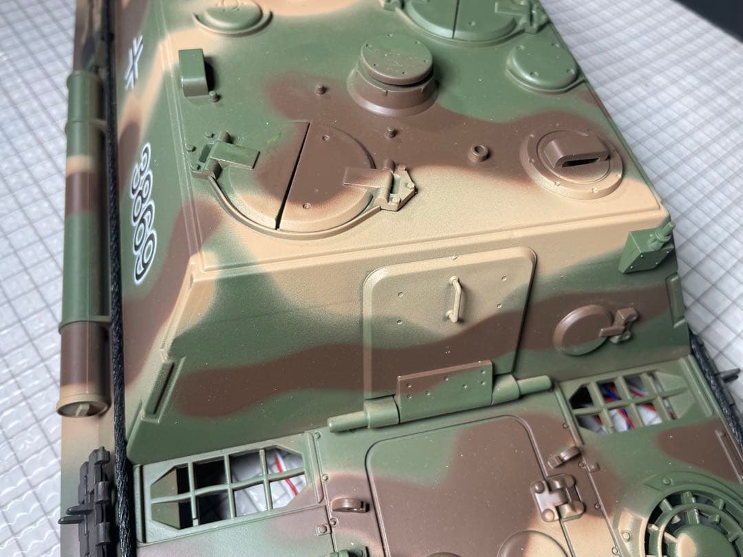 新品同様！Pro 2ヘンロン1/16 【 JAGDPANTHER 】上部&パーツ