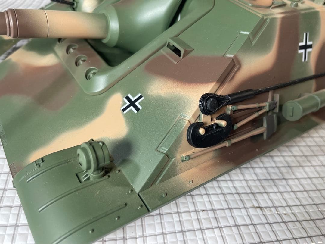 新品同様！Pro 2ヘンロン1/16 【 JAGDPANTHER 】上部&パーツ