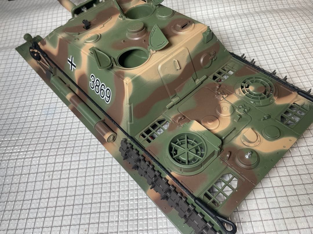 新品同様！Pro 2ヘンロン1/16 【 JAGDPANTHER 】上部&パーツ
