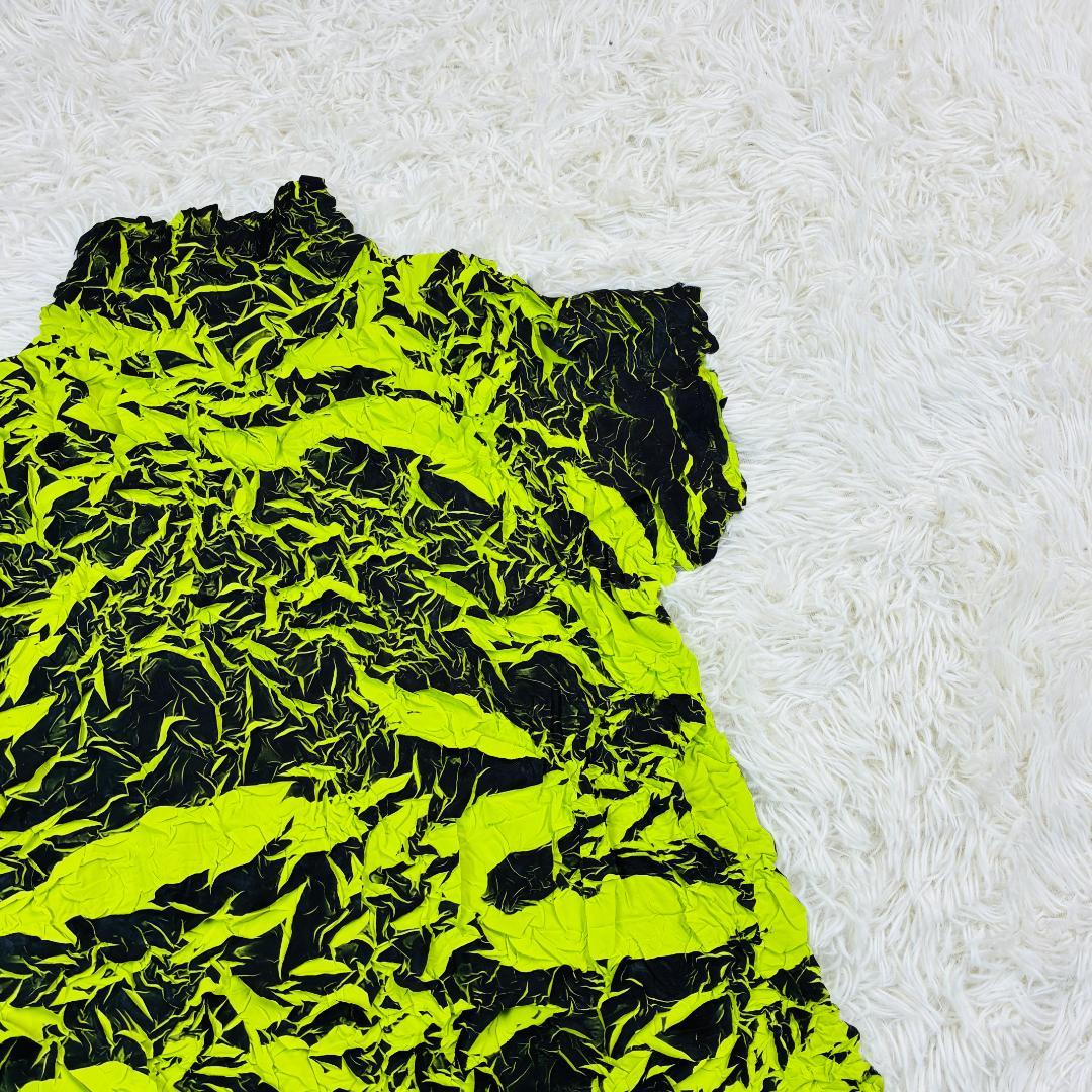 【美品】イッセイミヤケ　ISSEIMIYAKE　しわ加工　ハイネックワンピース