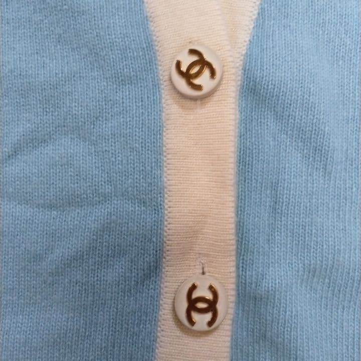 Chanel 水色 ボタン付きカーディガン