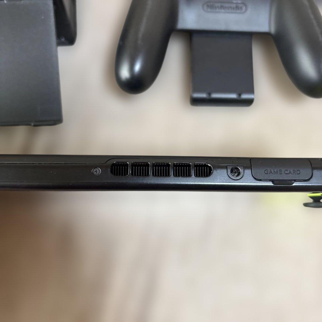 Nintendo Switch 本体+充電スタンド　本体2020年購入
