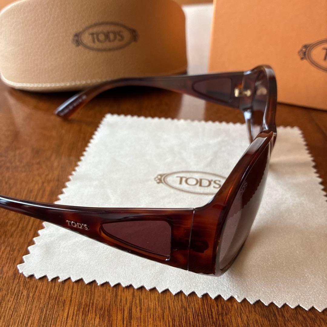 TOD'S サングラス　ブラウン　新品