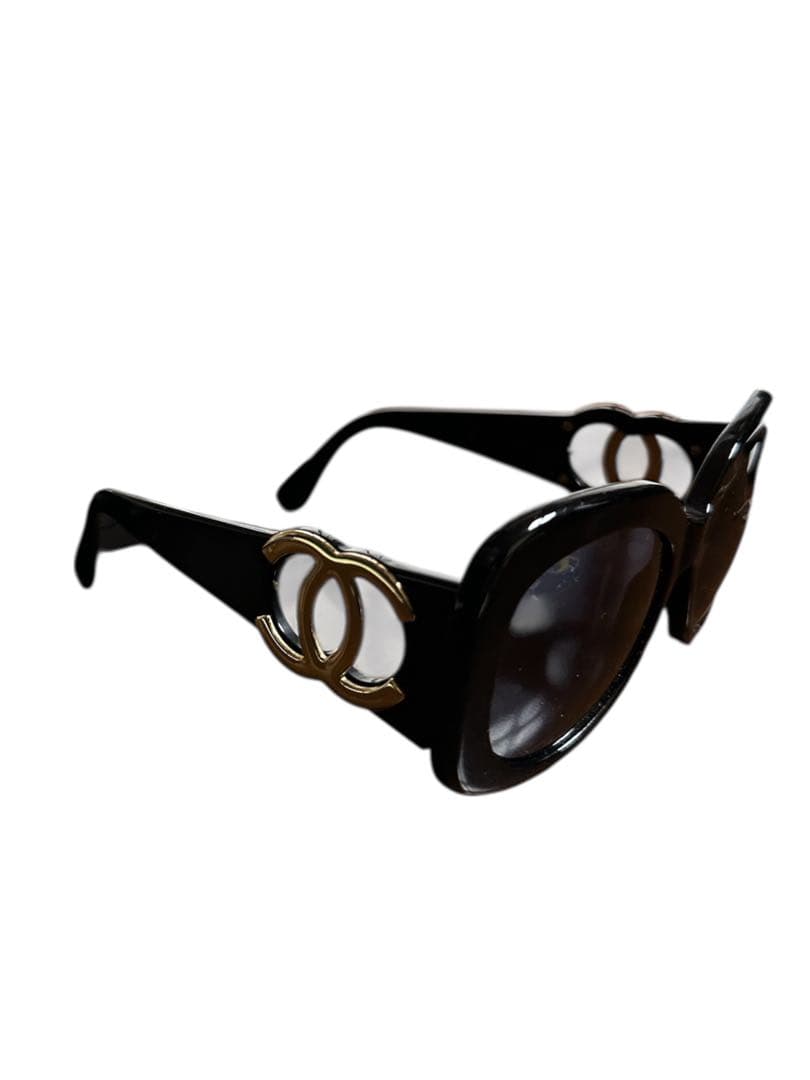 CHANEL ブラック サングラス　CC ロゴ