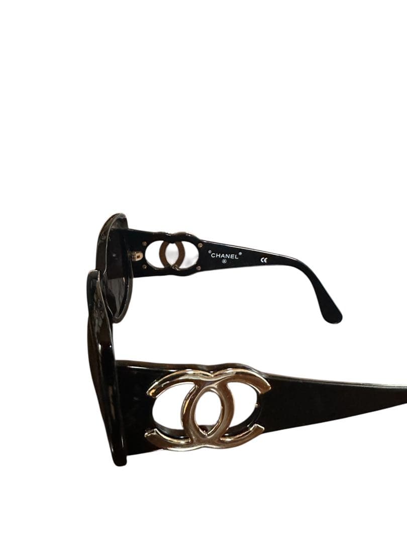 CHANEL ブラック サングラス　CC ロゴ