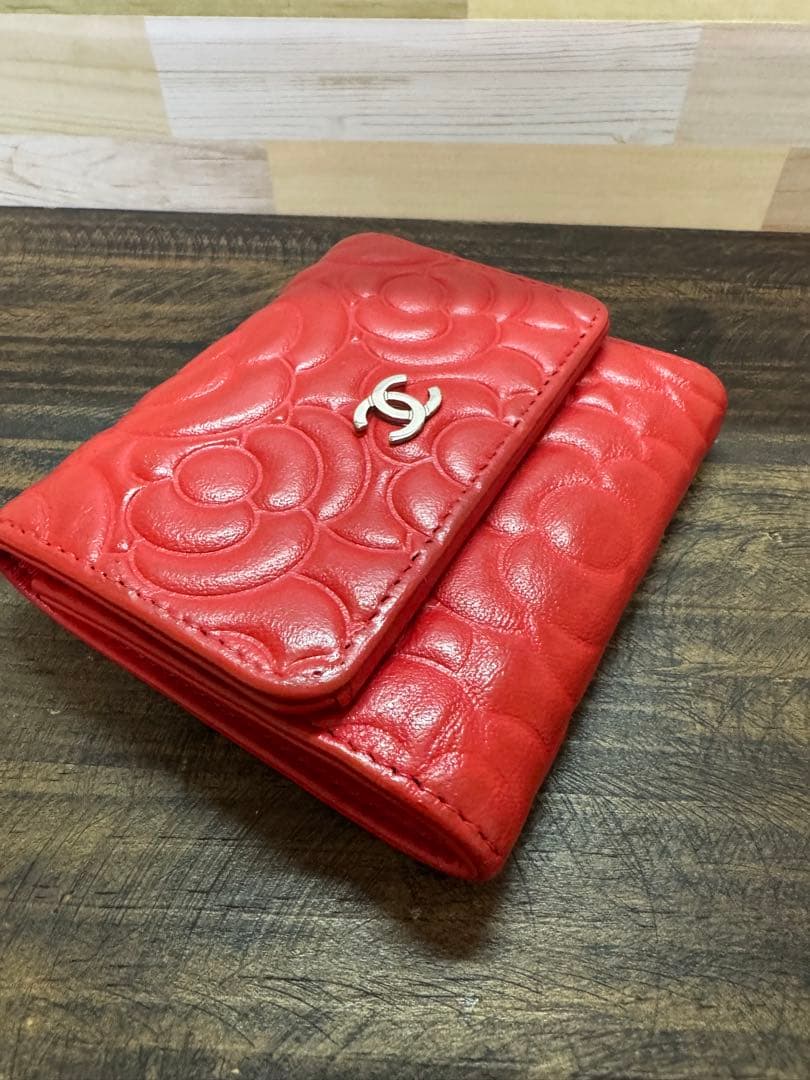 即納　美品　CHANEL シャネル カメリア ココマーク 三つ折り財布 レッド