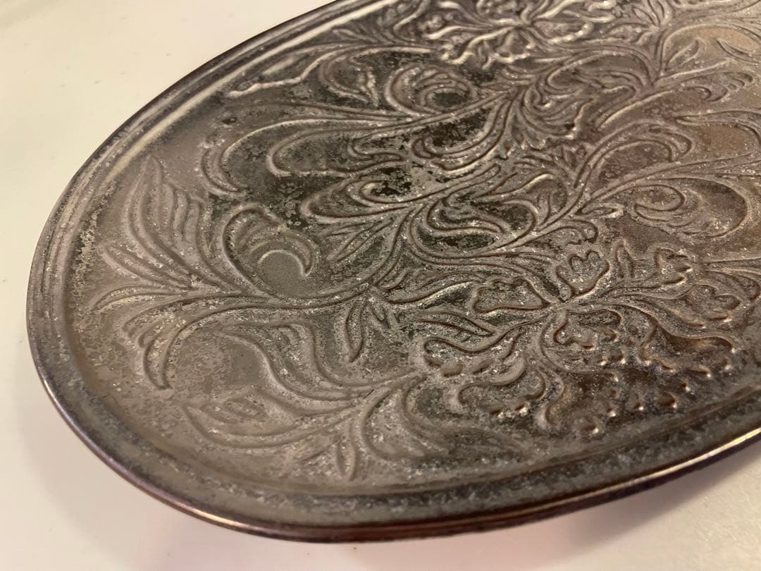 陶悦窯 唐草彫オーバル皿 黒柚子銀塗り　オーバル大皿約30cm