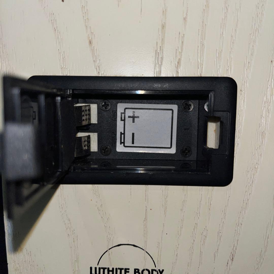 ホワイト 5弦エレキベース ジャンク品