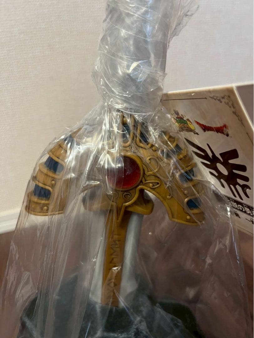 ロトの剣 岩台座付き フィギュア