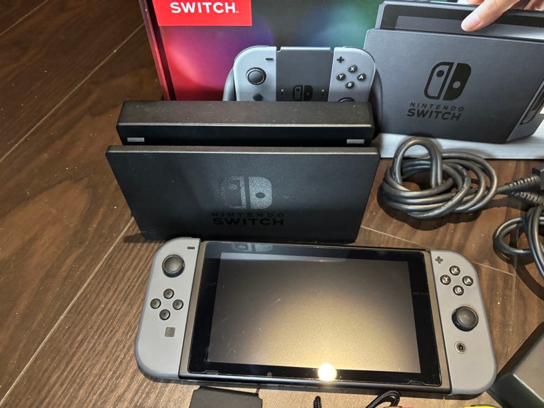 美品　Nintendo Switch 本体 グレー　＋　コントローラー他